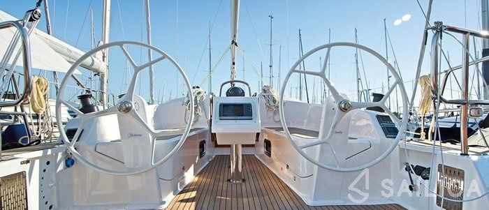 Bavaria 37 Cruiser - Yacht Charter Sailica