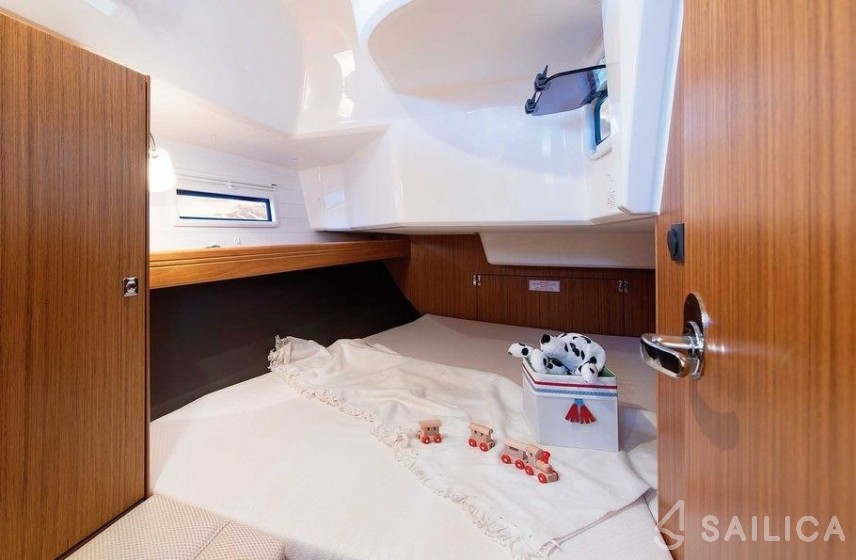 Bavaria 37 Cruiser - Yacht Charter Sailica