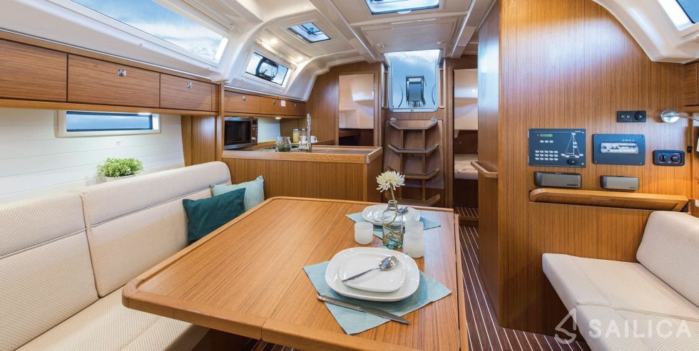 Bavaria 37 Cruiser - Yacht Charter Sailica