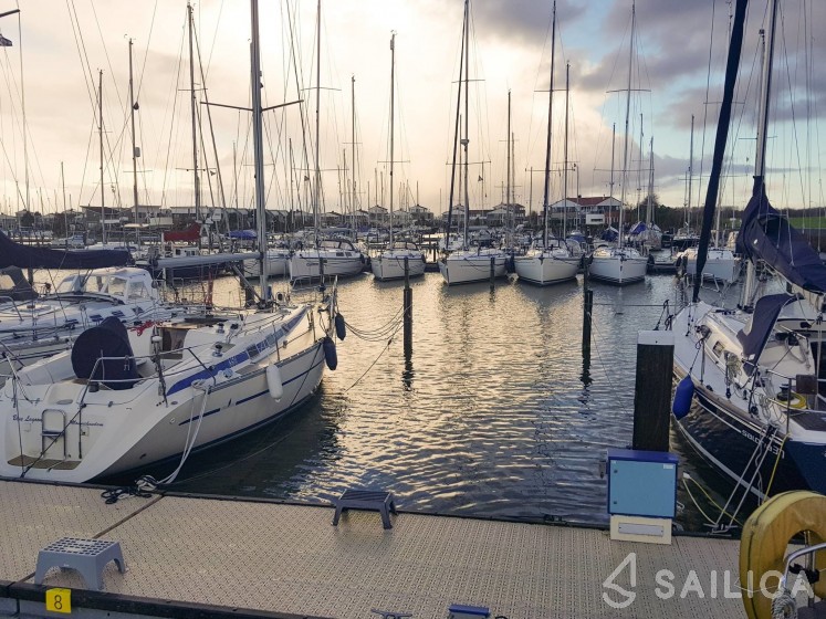 Bavaria 37 Cruiser - Yacht Charter Sailica