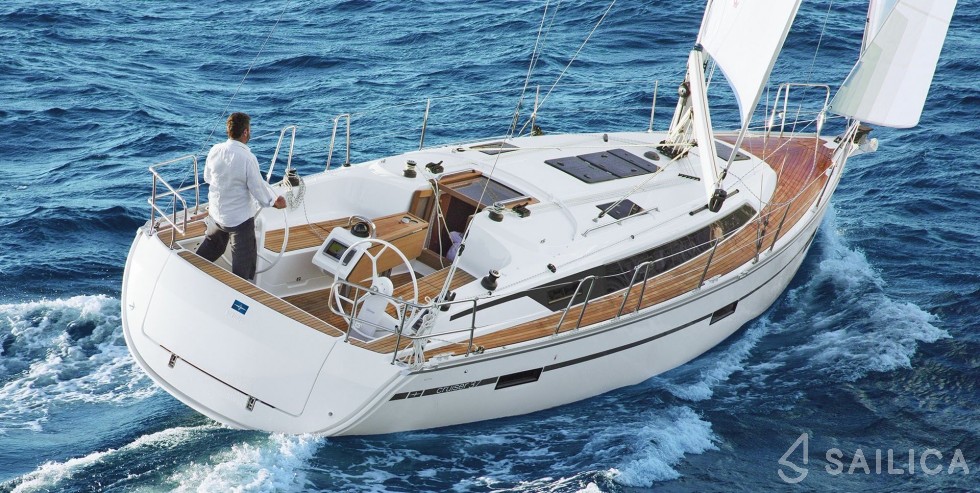 Bavaria 37 Cruiser - Yacht Charter Sailica