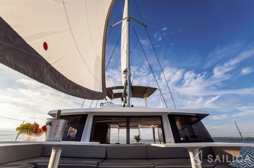 Bali 4.3 - Yacht Charter Sailica