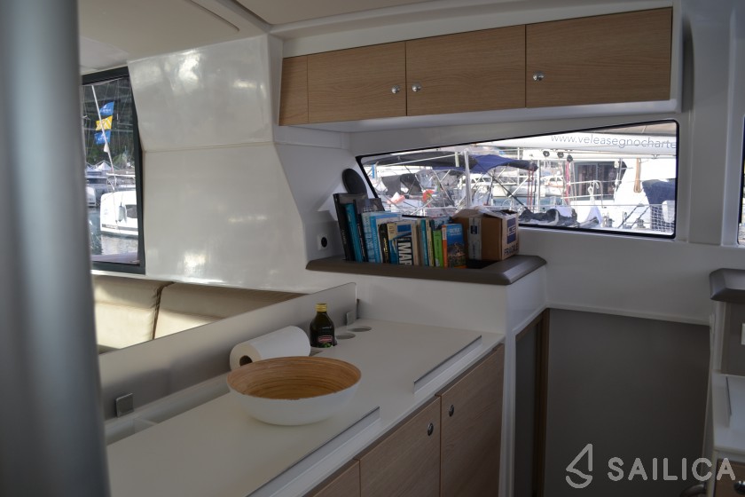 Bali 4.1 - Yacht Charter Sailica