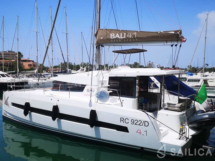 Bali 4.1 - Yacht Charter Sailica