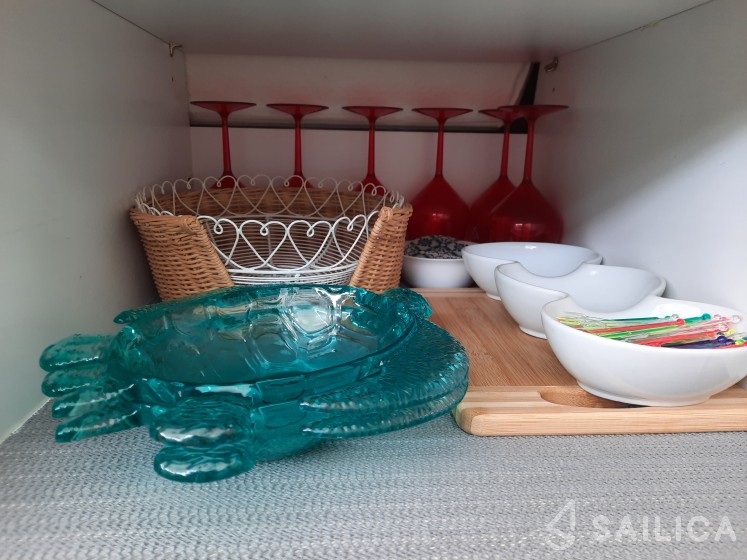 Bali 4.1 - Yacht Charter Sailica
