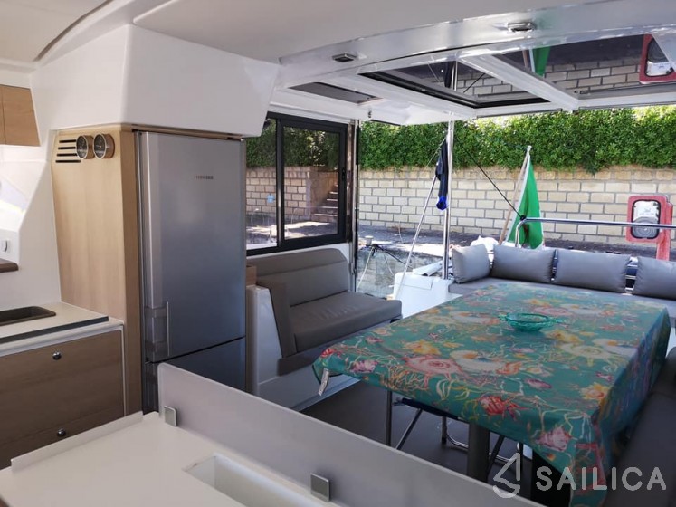 Bali 4.1 - Yacht Charter Sailica