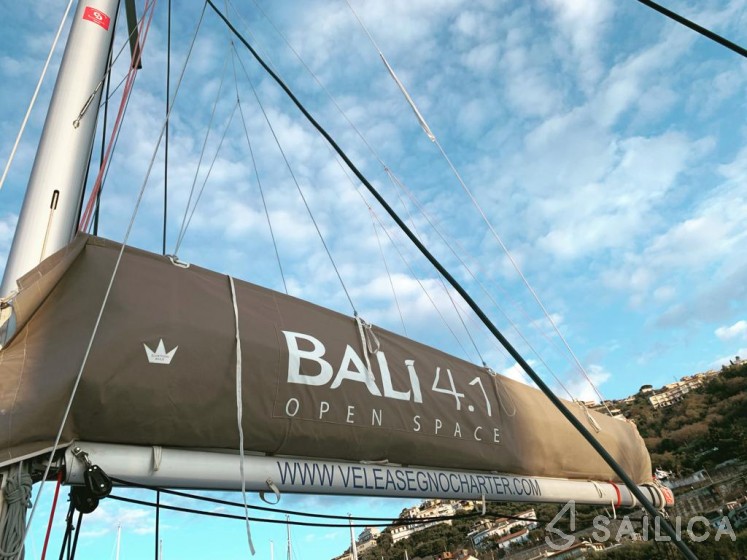 Bali 4.1 - Yacht Charter Sailica