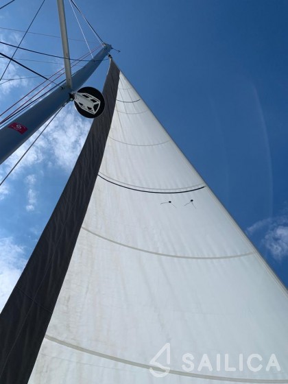 Bali 4.1 - Yacht Charter Sailica