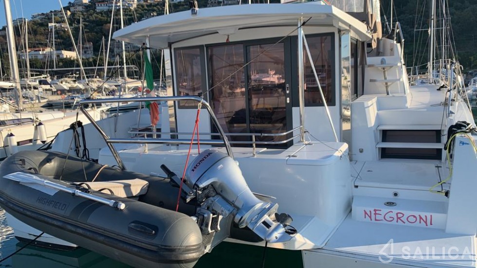 Bali 4.1 - Yacht Charter Sailica