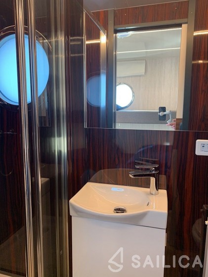 Campi 340 - Yacht Charter Sailica