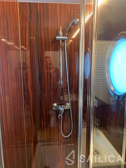 Campi 340 - Yacht Charter Sailica