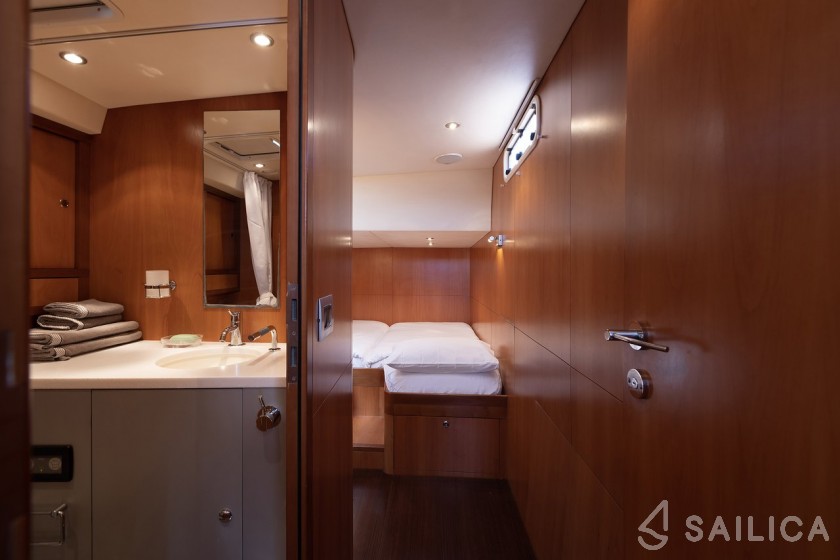 Garcia Yachts 86 - Yacht Charter Sailica