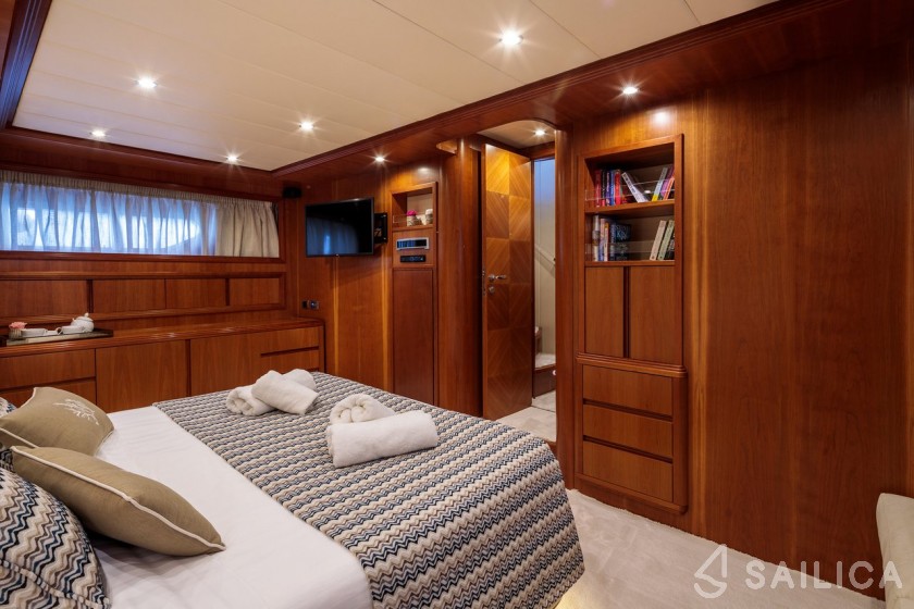 Alalunga 78 - Yacht Charter Sailica