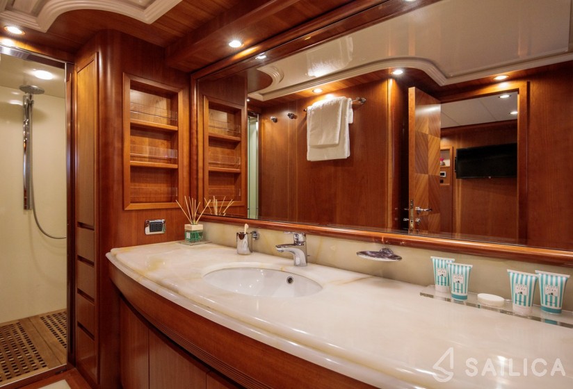 Alalunga 78 - Yacht Charter Sailica