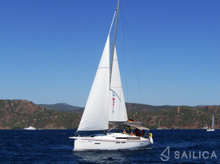 Sun Odyssey 419 - Yacht Charter Sailica