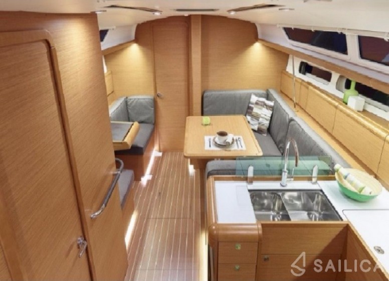 Sun Odyssey 419 - Yacht Charter Sailica