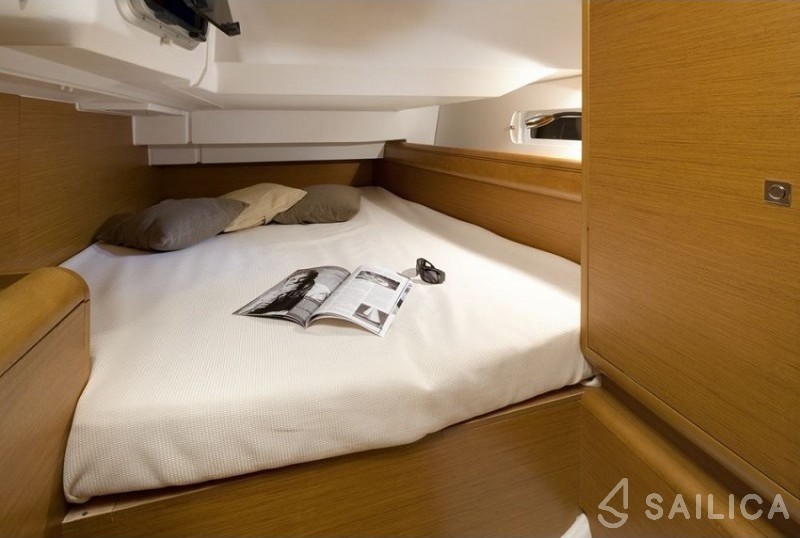 Sun Odyssey 419 - Yacht Charter Sailica