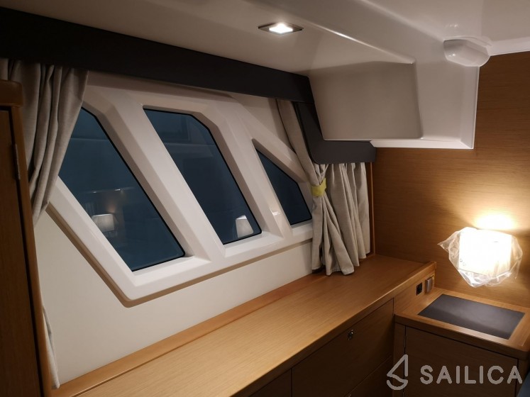 Delphia Escape 1150 - Yacht Charter Sailica
