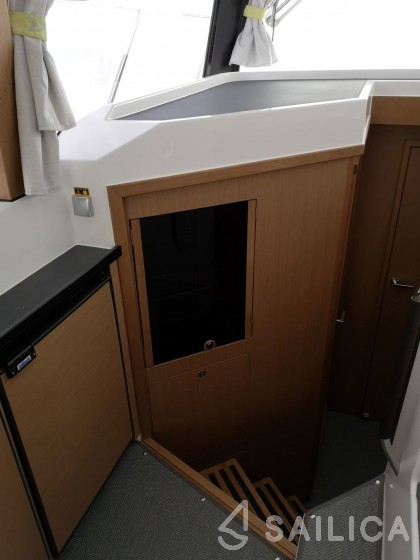 Delphia Escape 1150 - Yacht Charter Sailica