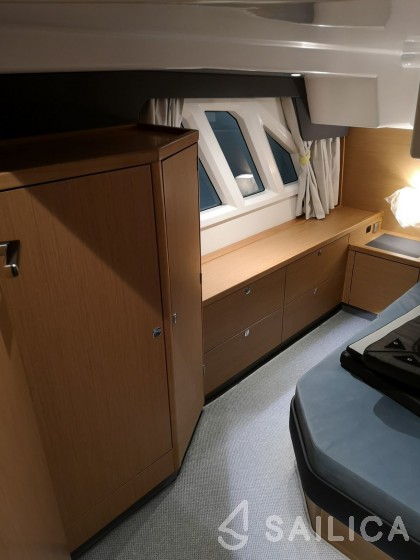 Delphia Escape 1150 - Yacht Charter Sailica