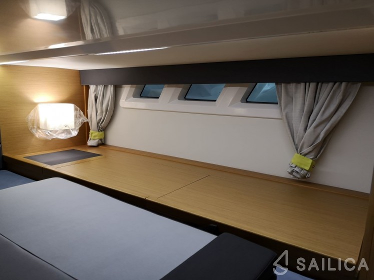 Delphia Escape 1150 - Yacht Charter Sailica