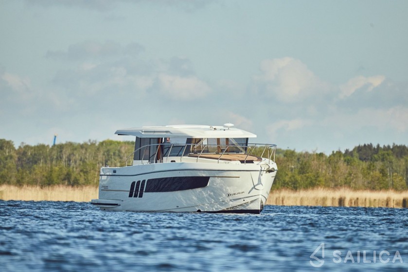 Delphia Escape 1150 - Yacht Charter Sailica