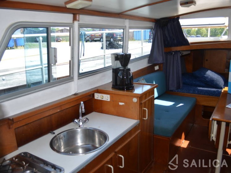 De Drait Doerak 850 OK - Yacht Charter Sailica