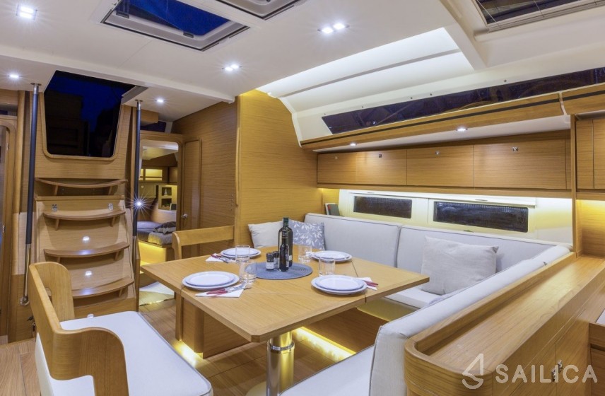 Dufour 520 GL - Yacht Charter Sailica
