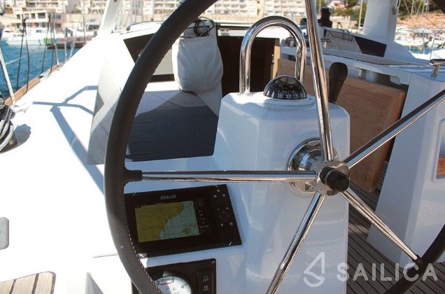 Oceanis 38.1 - Yacht Charter Sailica