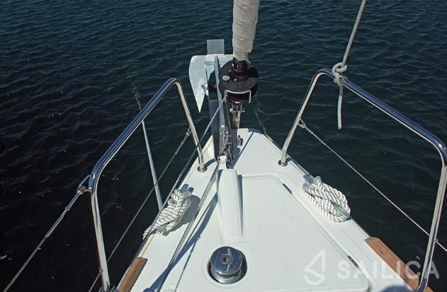 Oceanis 38.1 - Yacht Charter Sailica