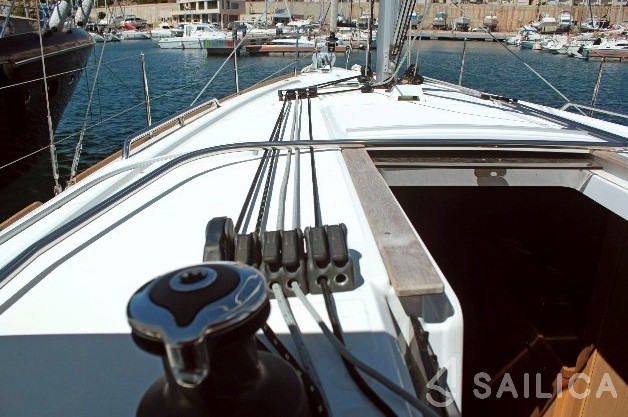 Oceanis 38.1 - Yacht Charter Sailica