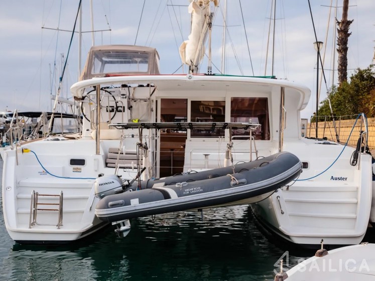 Lagoon 400 S2 - Yacht Charter Sailica