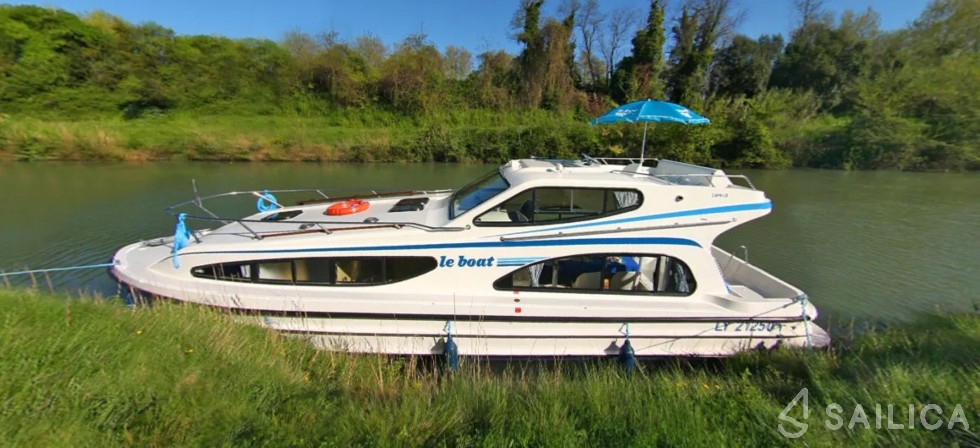 Le Boat Caprice - Yacht Charter Sailica