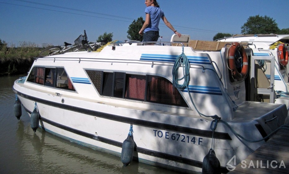 Le Boat Cirrus B - Yacht Charter Sailica