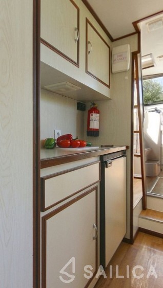 Le Boat Corvette A - Yacht Charter Sailica
