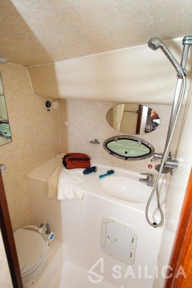 Le Boat Countess - Yacht Charter Sailica
