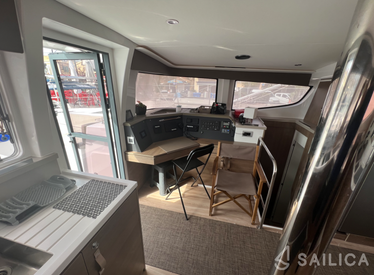 Bali 4.4 - Yacht Charter Sailica