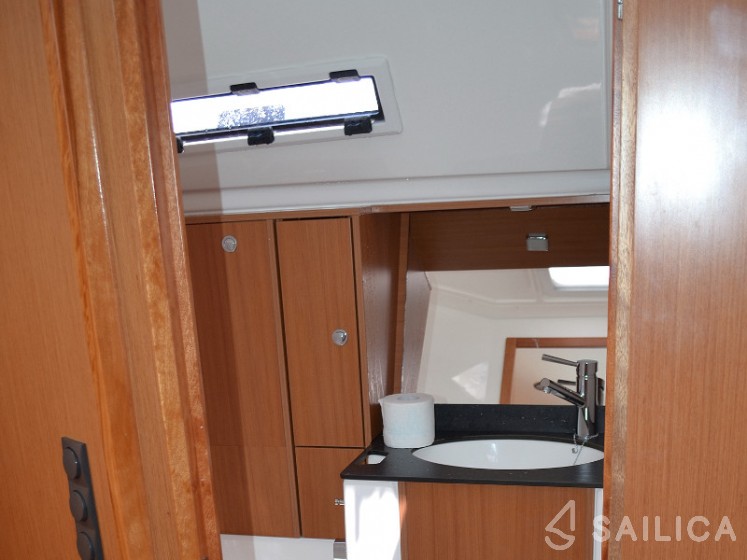 Bavaria 40 Cruiser - Yacht Charter Sailica
