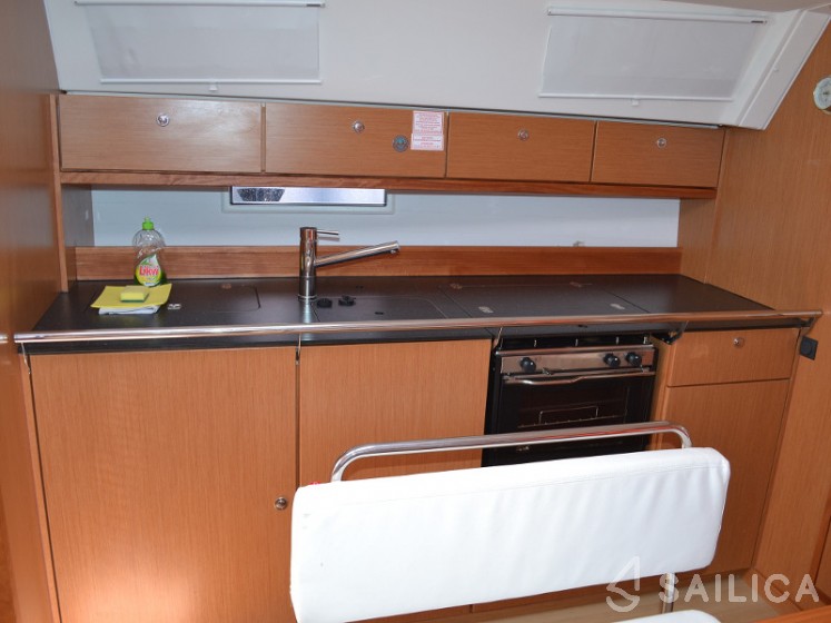 Bavaria 40 Cruiser - Yacht Charter Sailica