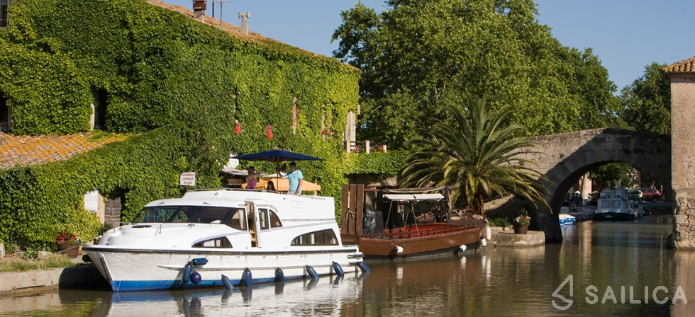 Le Boat Elegance - Yacht Charter Sailica