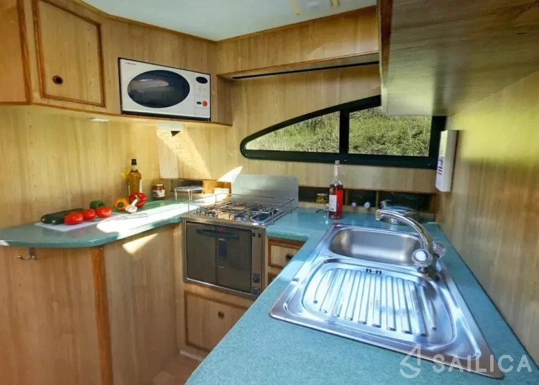Le Boat Elegance - Yacht Charter Sailica