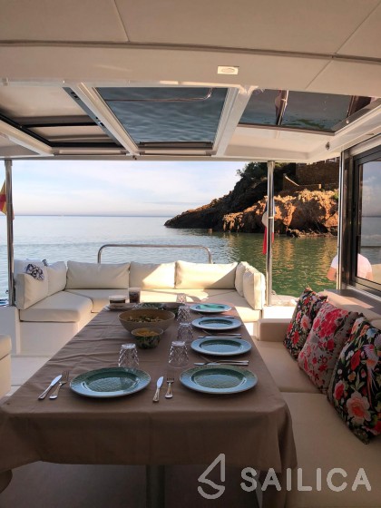 Bali 4.3 MY - Yacht Charter Sailica