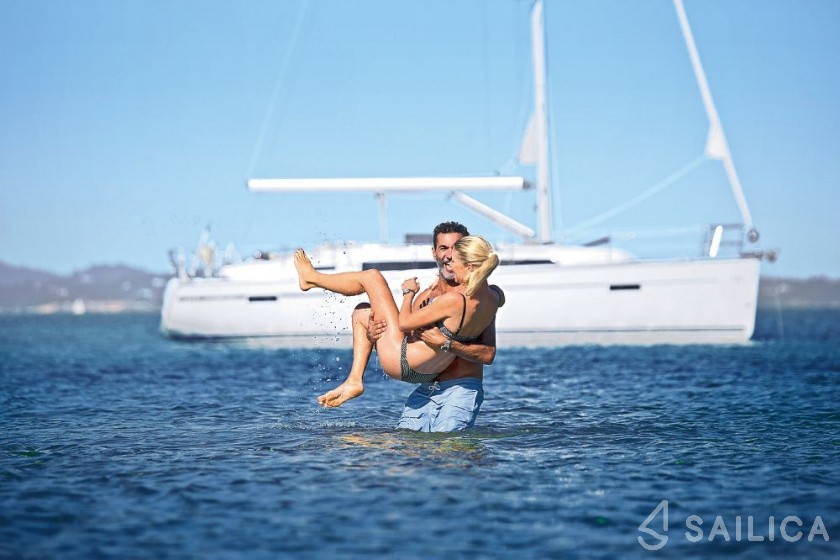 Bavaria 37 Cruiser - Yacht Charter Sailica