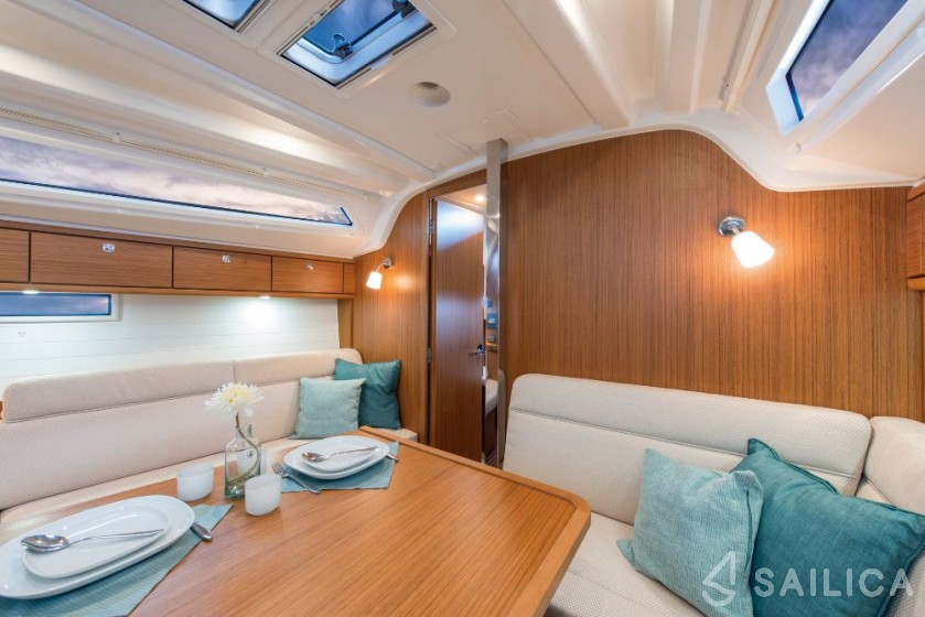 Bavaria 37 Cruiser - Yacht Charter Sailica