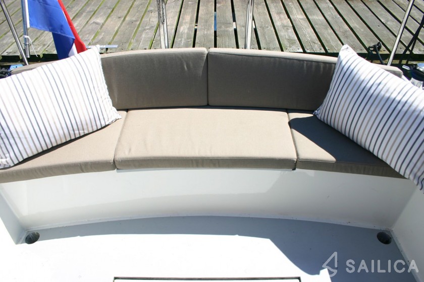 Simmerskip 900 - Yacht Charter Sailica