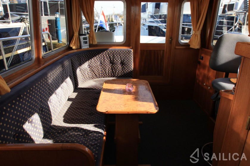 Simmerskip 900 - Yacht Charter Sailica