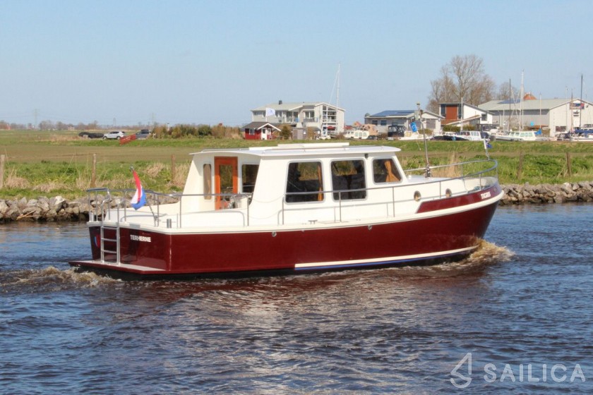 Simmerskip 900 - Yacht Charter Sailica