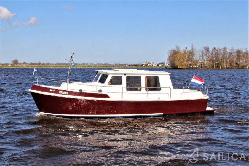 Simmerskip 900 - Yacht Charter Sailica