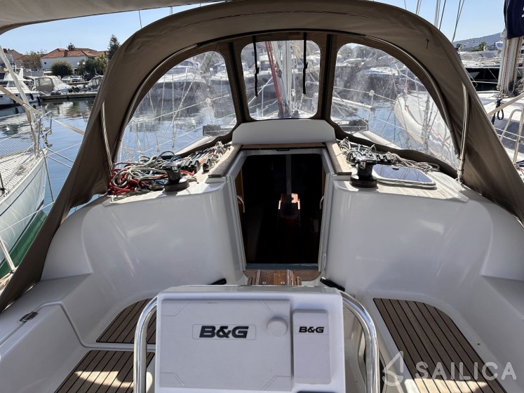 Sun Odyssey 33i - Yacht Charter Sailica