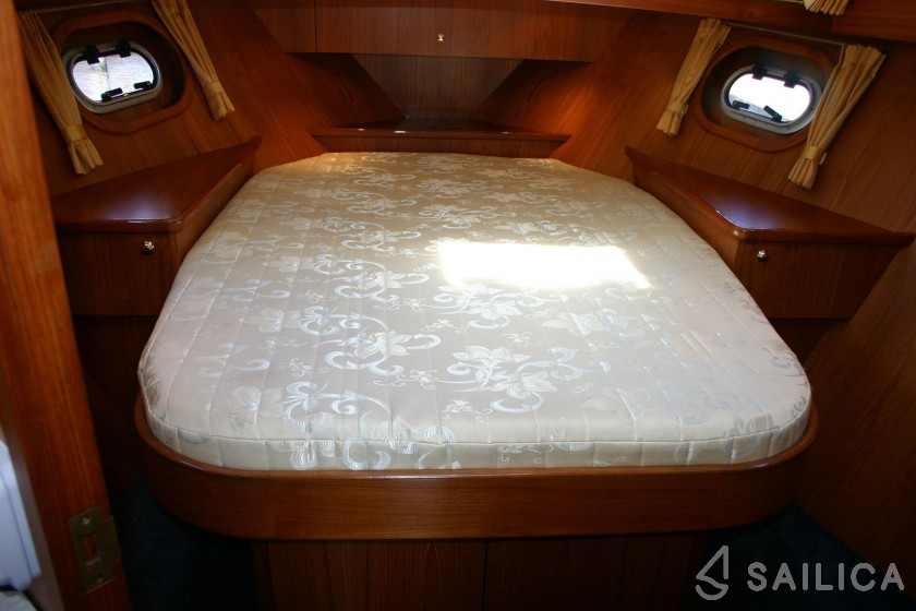 Valkkruiser Sport 1000 - Yacht Charter Sailica